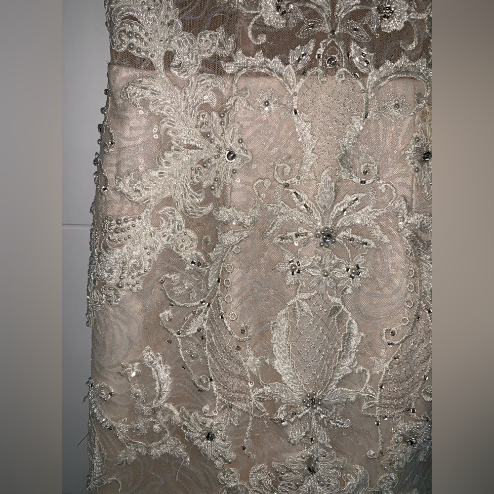 Milla Nova Briana Wedding Gown Lace 36 - Picture 13 of 13